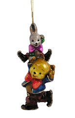 Teddy and hare skateing